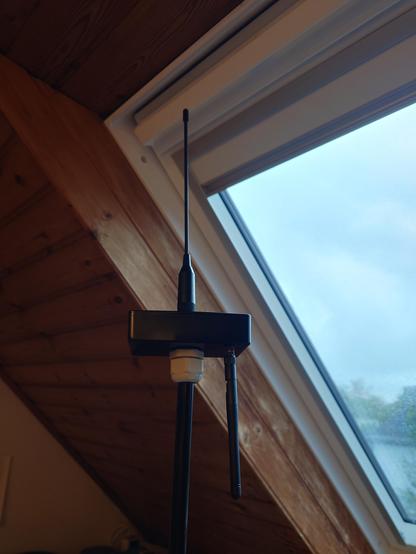 a close-up of the top of the spiderbeam showing the box in which the rnode is, and the antenna sticking out