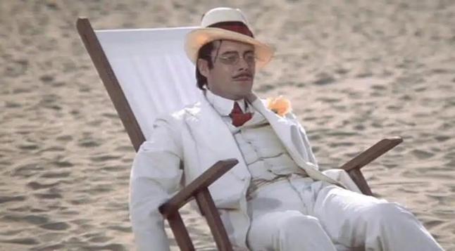 Una scena del film Morte a Venezia