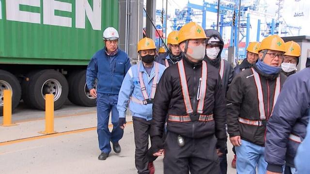 物流拠点『コンテナターミナル』で津波避難訓練 運転手や荷役作業員などが参加...避難場所と経路の見直しの必要性実感=静岡・清水港
