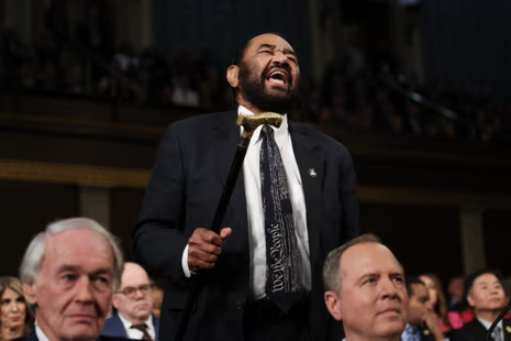 Al Green on the house floor, carrying his cane and shouting to tell Agent Orange that he doesn't have a mandate.