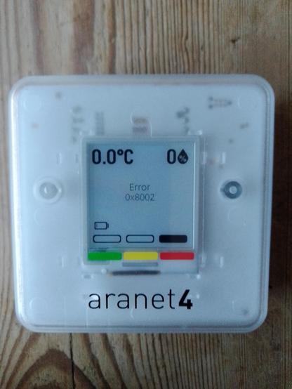 A few minutes later indoors it's displaying 0.0 C 0 H and error 0x8002