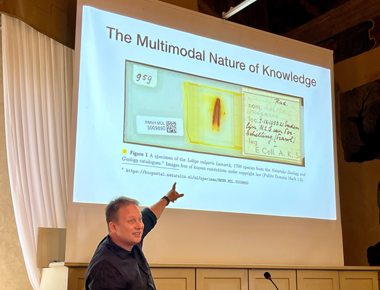 Paul Groth from University Amsterdam explaining the multimodal nature of knowledge at ISWC 2024 in Bertinoro.