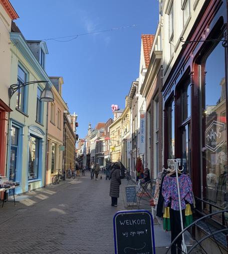 Street view. Sunny.