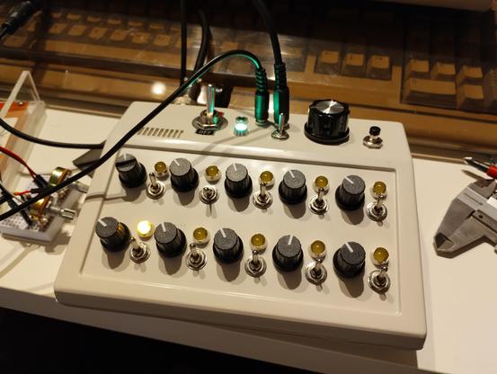 the sequencer connected to a VCO and a LFO. the gate LED and the second step LED are lighted.