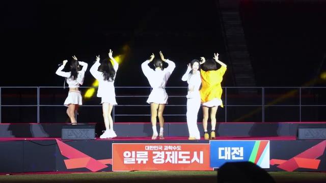 250305 오마이걸 OhMyGirl - 풀버전 / 던던댄스 + 돌핀 + 비밀정원 + 살짝설렜어 | 가로 직캠 | 대전 한화생명 볼파크 개장식 [KPOP FanCam 4K]