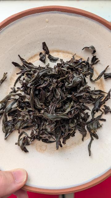 Spent tea leaves