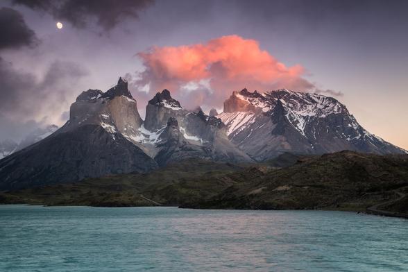 An image of a mountain