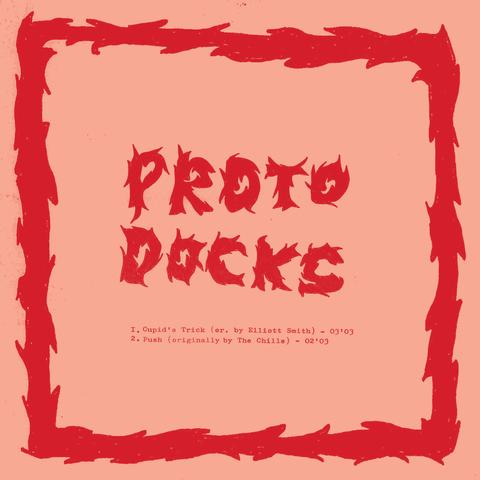 Pochette pour la sortie numérique Proto x Docks : fond rose, encadré rouge, titres en rouge