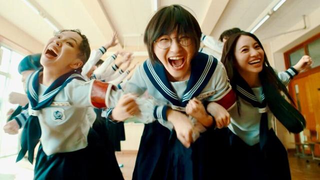 新しい学校のリーダーズ、新曲「One Heart」青春部が拡大中！ブルボン フェットチーネグミ MV