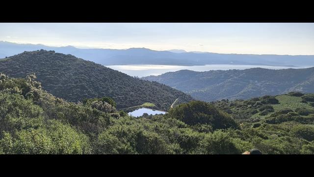Le golfe d'Ajaccio et la retenue de Lisa en Corse.