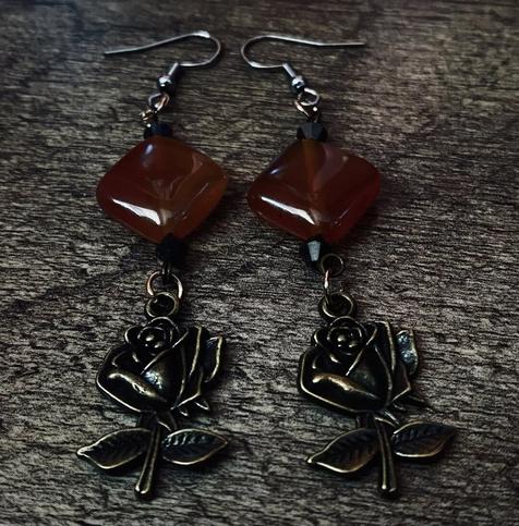 rose dangled earrings with carnelian crystals