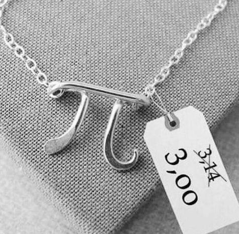 Gioiello a forma di P greco che costa 3,00 invece che 3,14