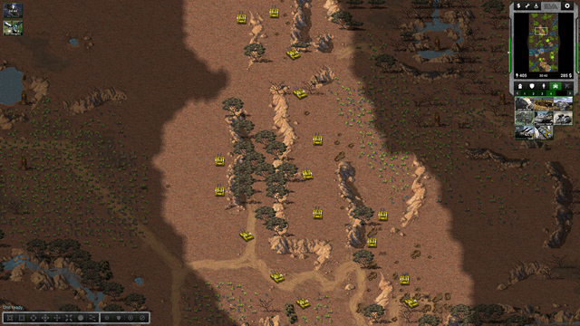 Screenshot vom Strategiespiel OpenRA, viele große Panzer fahren nach oben in die Richtung des Gegners