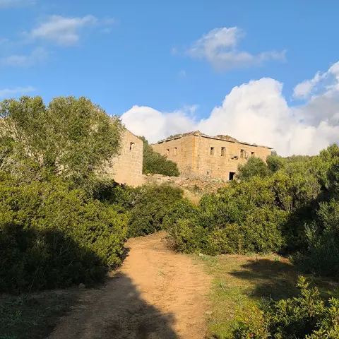Une des maisons du hameau abandonné de la Testa