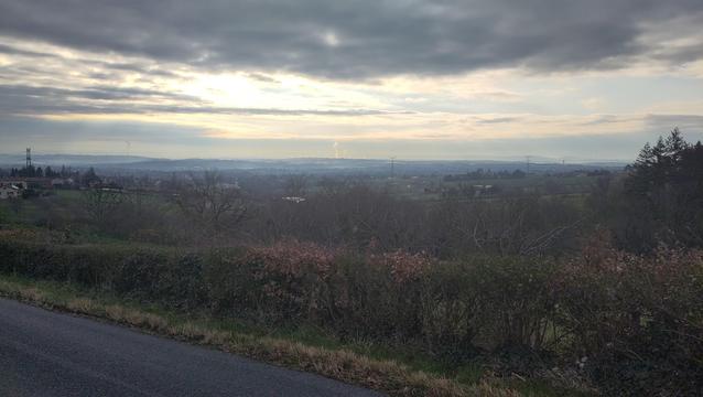 La plaine de Lyon vue depuis les coteaux du lyonnais.