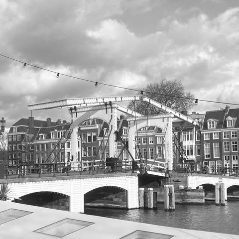 “Magere Brug” over de Amstel.