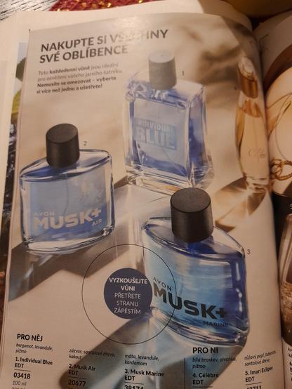Stránka z katalogu Avon s vůní Musk +.