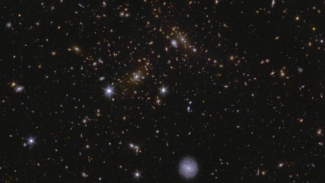 Euclid lensing cluster in the Euclid Deep Field South