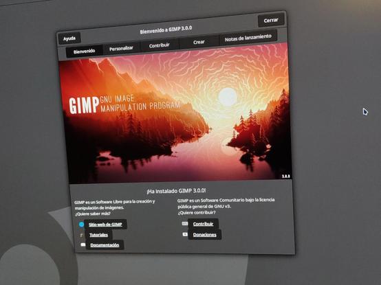 Pantalla de ordenador con la carátula de la nueva versión del programa GIMP que es como el Photoshop pero sin ser unos hideputas