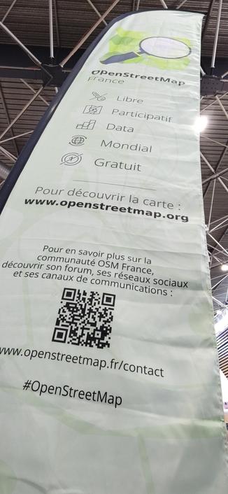 photo d'une flamme OpenStreetMap vu du bas