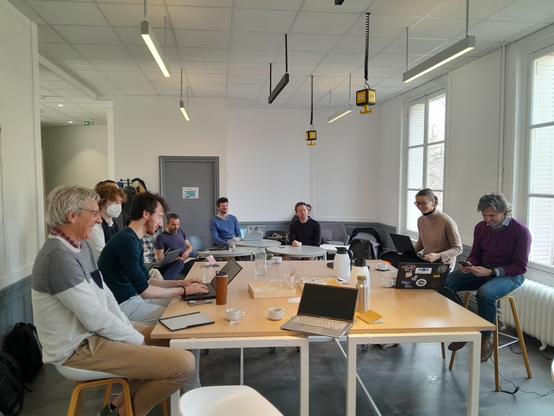 Photo montrant les participants de la journée BlueHats « Forgeons ! »
