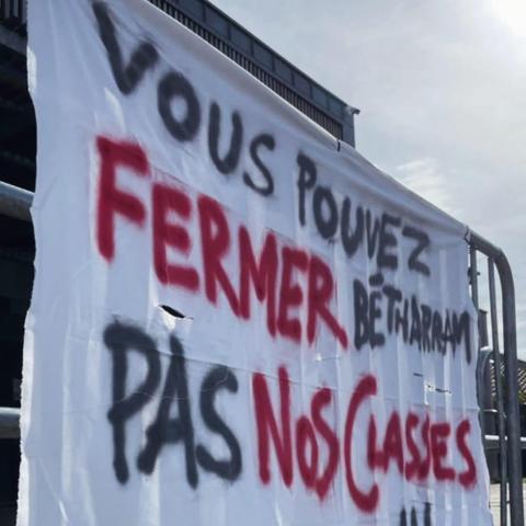 "Vous pouvez fermer Bétharram 
Pas nos classes"