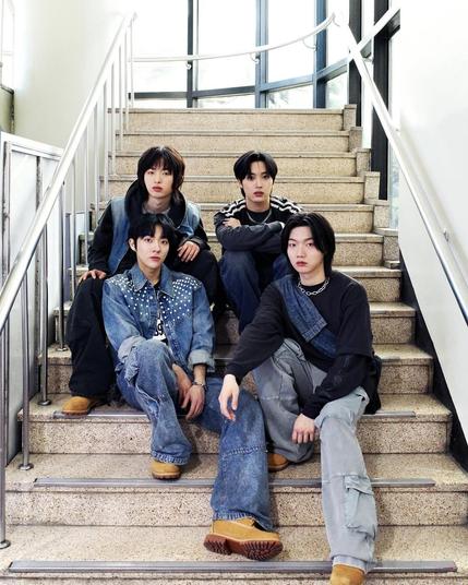Dragon Pony on the KBS Music Bank Stairs