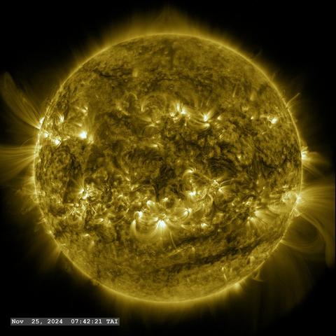 An_M9_4_flare_from_Active_Region_13910_-_November_25,_2024_(SVS5482_-_20241125_AR13910M94_AIA_0171A_PSF_stamped_000305_print).jpg