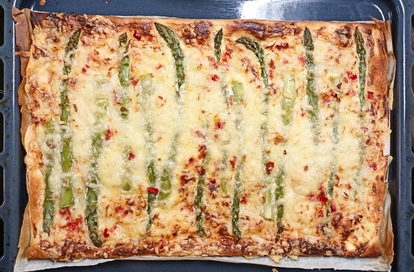 Der fertige Kuchen auf dem Blech