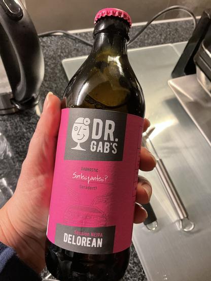 Zue Flasche DeLorean von Dr. Gab's (pinkes Etikett)