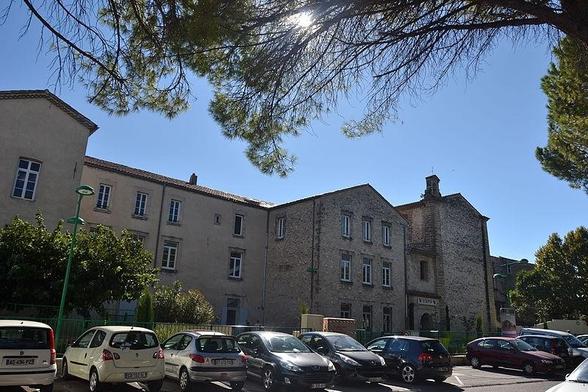 Hôtel de la Charité à #Pertuis (#Vaucluse) Construction 1er quart XVIIIe siècle. Chapelle (cad. K 1246) : classement par arrêté du 11 octobre 1984 ; Portail d'entrée sur rue ; façades et toitures ; vestibule (c...
Suite 👉 https://monumentum.fr/monument-historique/pa00082132/pertuis-hotel-de-la-charite
#Patrimoine #MonumentHistorique
Photo CC-BY-SA 4.0 : Marianne Casamance