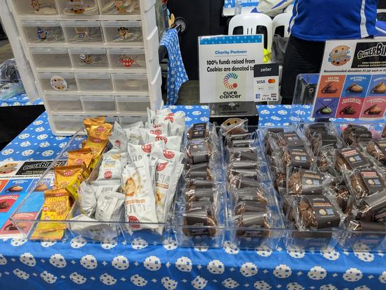 Cookie brigade stand. So many butterbings 🤤
