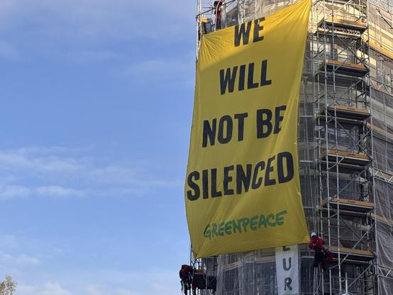 Pancarta de Greenpeace de la acción de hoy en Madrid