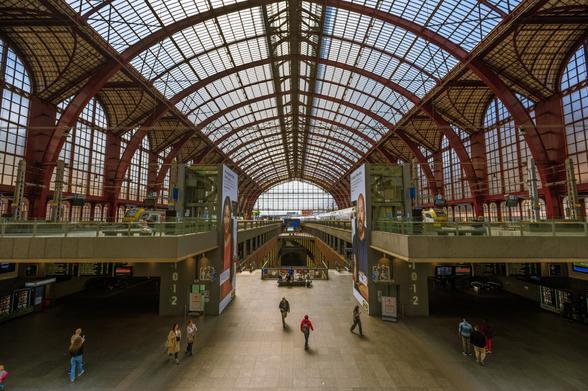 Antwerpen-Centraal Station 
Captured by Komeil Karimi