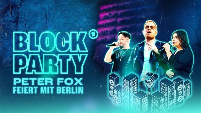 PEter Fox und zwei weitere SängerInnen hinter einem gemalten Berlin aus Boxen. Links daneben die Schrift "BLOCK PARTY – Peter Fox feiert mit Berlin"