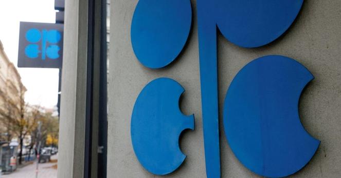 米・ＯＰＥＣの過剰供給で原油安長期化も、ロシア中銀が警告 | ロイター