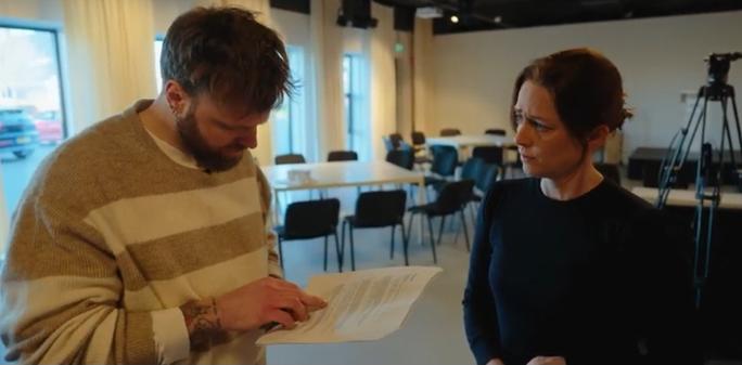 Screenshot uit de video met links Tim Hofman en rechts Sara van Oordt, de woordvoerder van Christenen voor Israël.