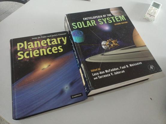 Libros Planenary Sciences y Encyclopedia of the Solar System