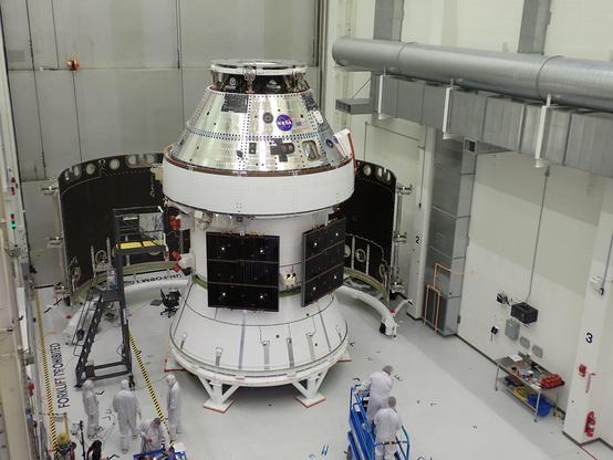 Artemis_II_Orion_SAJ_Preps_(KSC-20250310-PH-APT01_0002).jpg