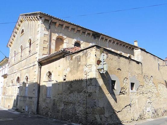 Ancienne maison d'arrêt à #Condom (#Gers) Créée vers 1840, la prison est désaffectée à la Libération. C'est un bâtiment rectangulaire flanqué de deux pavillons. Le bâtiment est doublé au nord et à l'est d'un lo...
Suite 👉 https://monumentum.fr/monument-historique/pa00094785/condom-ancienne-maison-darret
#Patrimoine #MonumentHistorique
Photo CC-BY-SA 4.0 : MOSSOT