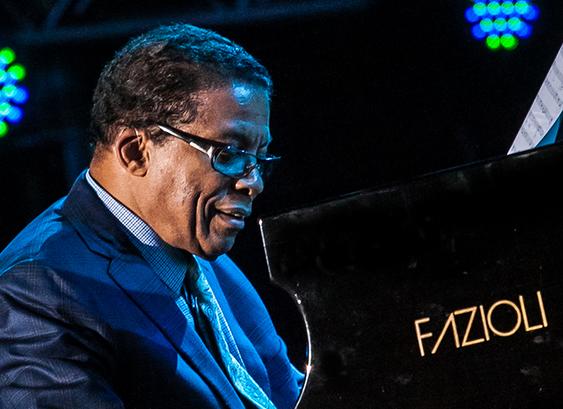 https://www.fazioli.com/wp-content/uploads/2017/11/img-herbiehancock-01.jpg