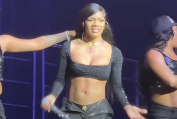 <img alt="GloRilla shuts down St. Louis concert due to fights in the crowd" src="https://theneedledrop.com/content/images/2025/03/Glo-1742997819-1.png" /><p><strong>GloRilla</strong>&#x2019;s Glorious Tour hit a snag earlier this week in St. Louis when multiple fights broke out in the crowd, forcing the rapper to cut her performance short. According to <a href="https://fox2now.com/news/missouri/rapper-glorilla-ends-st-louis-show-early-after-several-fights-break-out/" rel="noreferrer">FOX 2 Now</a>, the altercations, which reportedly involved women in the general admission area, escalated despite security&#x2019;s efforts to intervene. </p><div class="kg-card kg-button-card kg-align-center"><a class="kg-btn kg-btn-accent" href="https://www.stubhub.com/glorilla-tickets/performer/150014958">Find GloRilla Tickets</a></div><p>In response to the chaos, GloRilla ended the show early and left the stage. Footage of the brawls has since surfaced online, highlighting the disruption that led to the premature end of the March 24th concert at The Factory.</p><p>GloRilla addressed the crowd:</p><blockquote>Come on man, y&#x2019;all better than that. They still fighting, what the f&#x2013;k. Come on, y&#x2019;all ain&#x2019;t that mad ... Ain&#x2019;t nobody did nothing that bad for y&#x2019;all to be out there fighting. We here to have a good time. Ya&#x2019;ll supposed to be feeling glorious at the Glorious Tour.</blockquote>
<!--kg-card-begin: html-->
<blockquote class="twitter-tweet"><p 