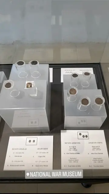 Arabische, angevinische, normannische und HRR-Münzen im War Museum