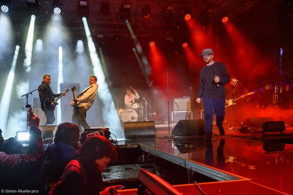 Die Beatsteaks spielen bei Climate Aid, einer Veranstaltung am Vorabend des Volksentscheids Berlin klimaneutral 2030. Berlin, 25.03.23