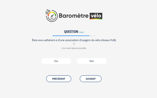 Capture d’écran du Baromètre vélo 2025. Question affichée : "Êtes-vous adhérent-e d'une association d'usagers du vélo (réseau FUB) ?" (Une seule réponse possible.)  

Deux choix sous forme de boutons :  Oui ou non

Boutons "Précédent" et "Suivant" en bas de l’écran.