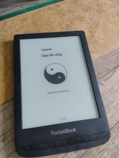 Libro "Dao De Jing" en Esperanto en elektroniklibrlegilo.
