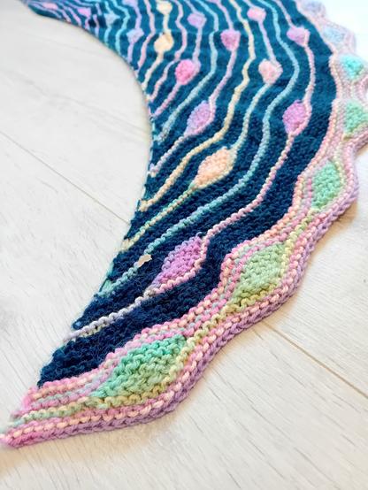 Détails de la bordure ondulé et colorée.