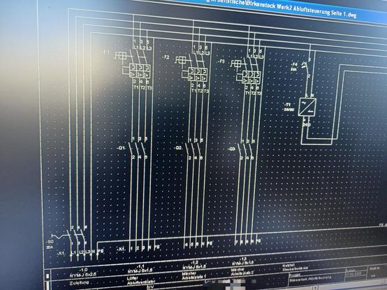 Screenshot from the CAD program showing the created main circuit.