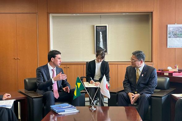 【令和7年3月26日】　ブラジル連邦共和国コスタ・フィーリョ港湾・空港大臣による古川国土交通副大臣への表敬訪問 - 国土交通省