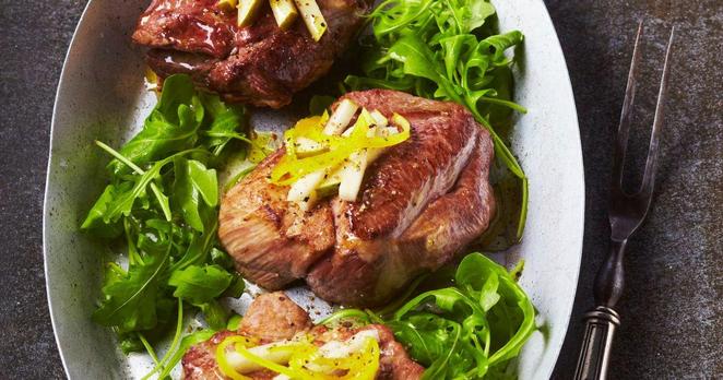 Photo pour la recette Pavés d’agneau bio à la poire et au citron confit
